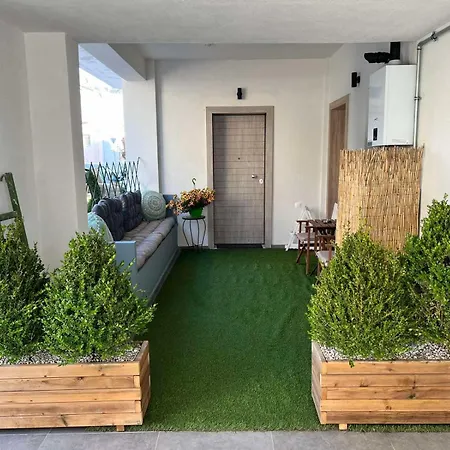 Mini Luxe Retreat